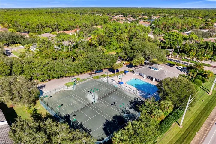 3755  Fieldstone  BLVD, Naples, FL 34109