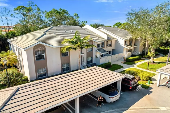 3755  Fieldstone  BLVD, Naples, FL 34109