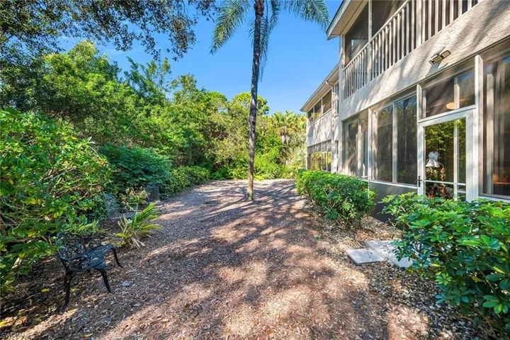 3755  Fieldstone  BLVD, Naples, FL 34109