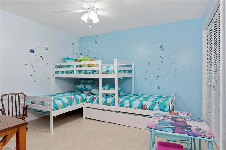101  Fox Glen  DR, Naples, FL 34104