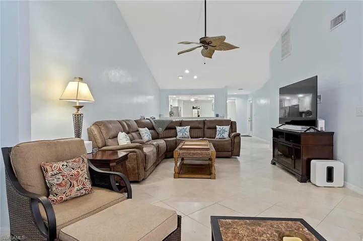 101  Fox Glen  DR, Naples, FL 34104