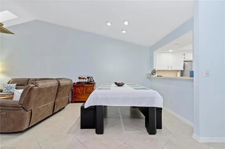 101  Fox Glen  DR, Naples, FL 34104