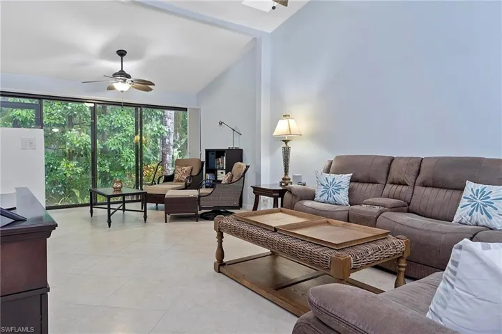 101  Fox Glen  DR, Naples, FL 34104