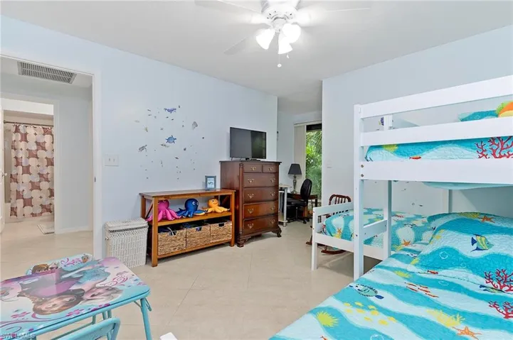 101  Fox Glen  DR, Naples, FL 34104