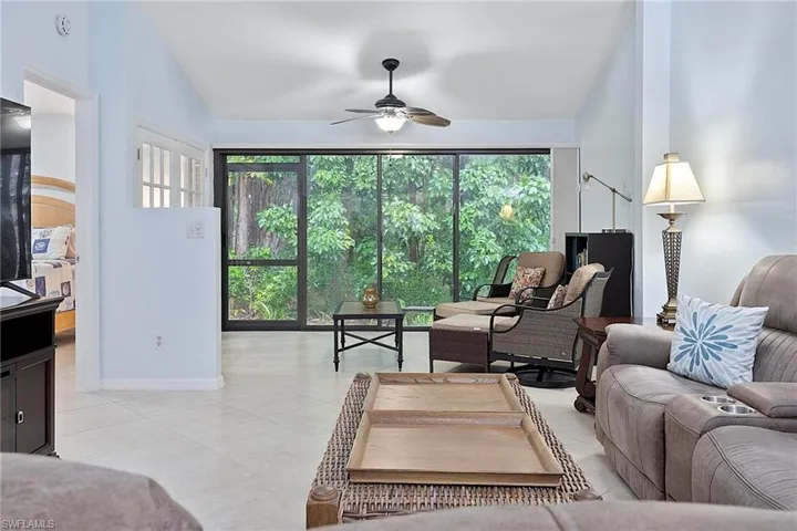 101  Fox Glen  DR, Naples, FL 34104
