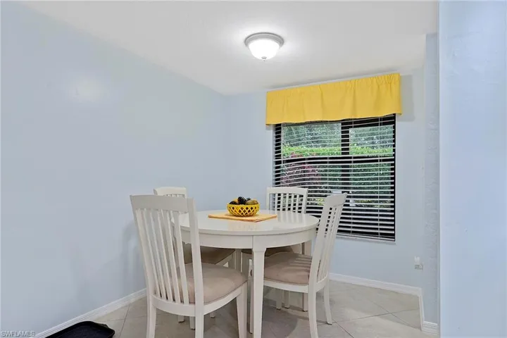 101  Fox Glen  DR, Naples, FL 34104
