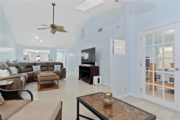 101  Fox Glen  DR, Naples, FL 34104