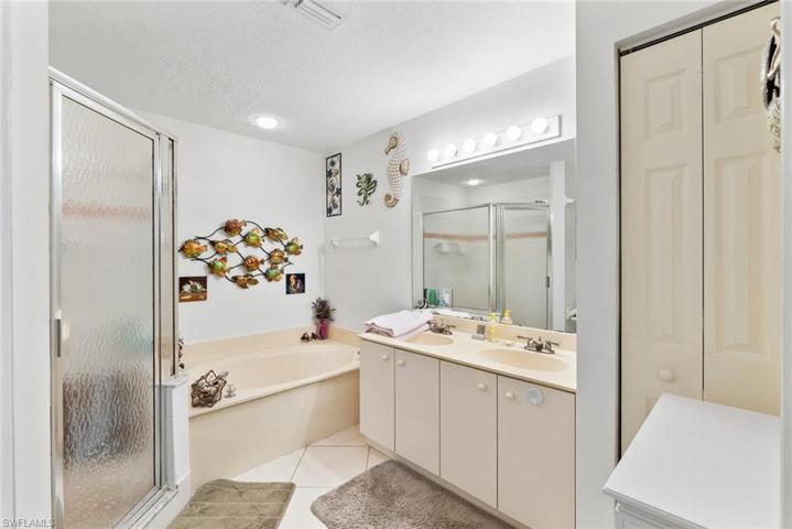 6416  Huntington Lakes  CIR, Naples, FL 34119