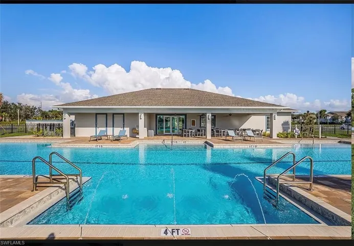 15172  Wildflower  CIR, Naples, FL 34119