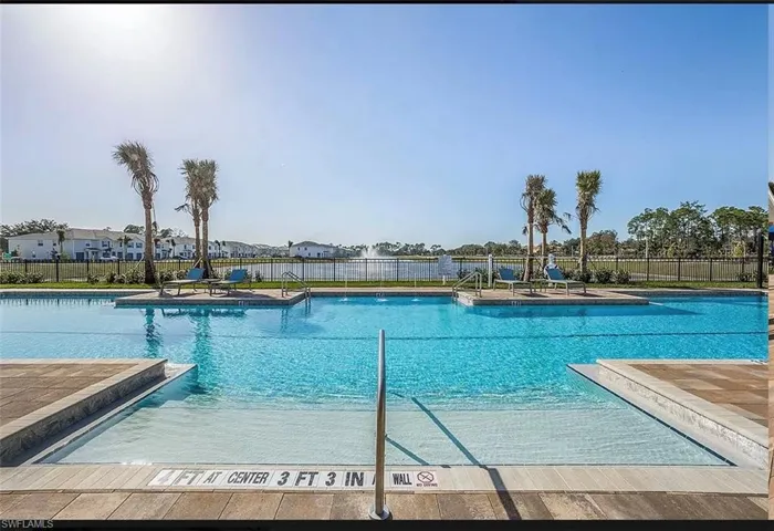 15172  Wildflower  CIR, Naples, FL 34119