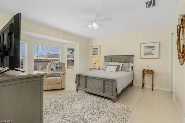 522-524 SE 8th  ST, Cape Coral, FL 33990