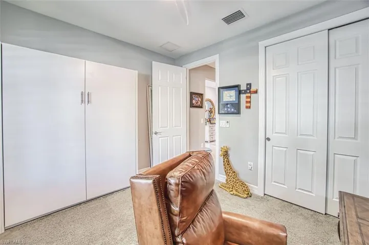MURPHY BED