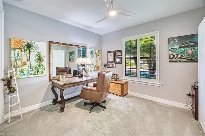 2nd Bedroom s/ murphy bed