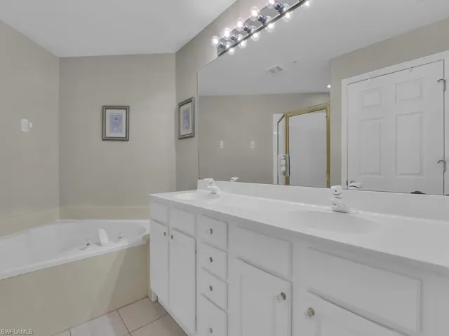 Master Suite Full Bath