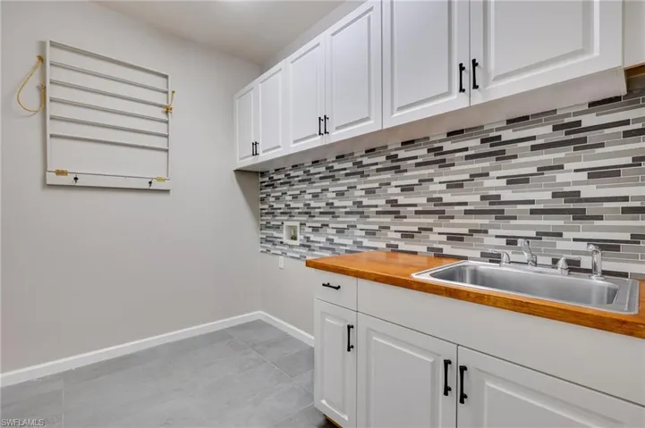 16000 Palmetto Prairie Dr, Alva, Florida 33920