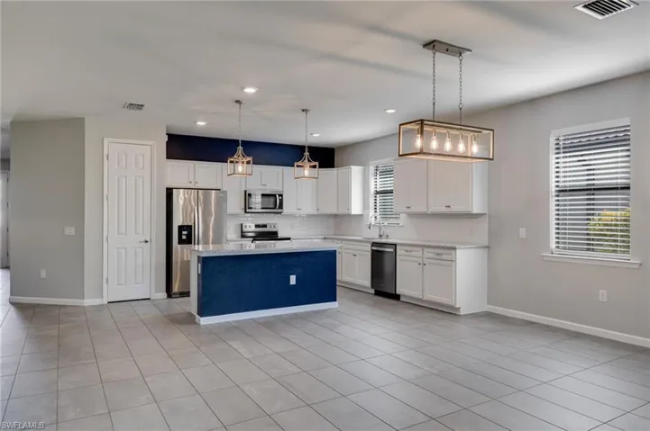 16000 Palmetto Prairie Dr, Alva, Florida 33920