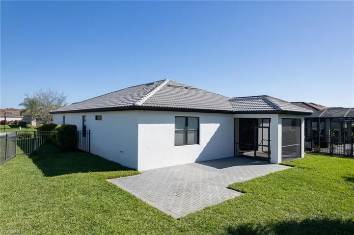 16000 Palmetto Prairie Dr, Alva, Florida 33920
