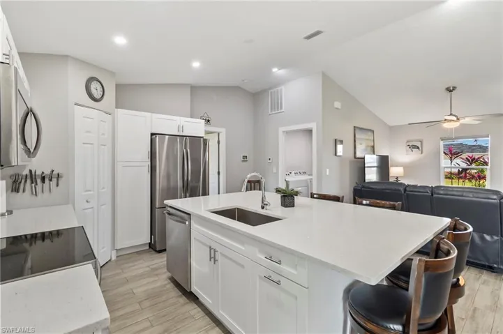602 NW 21st TER, CAPE CORAL FL 33993