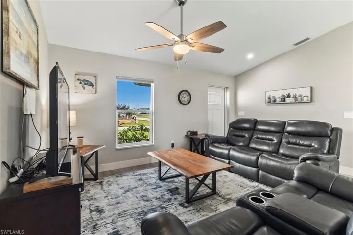 602 NW 21st TER, CAPE CORAL FL 33993