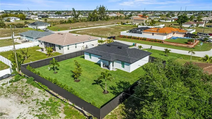 Huge, Fenced Backyard