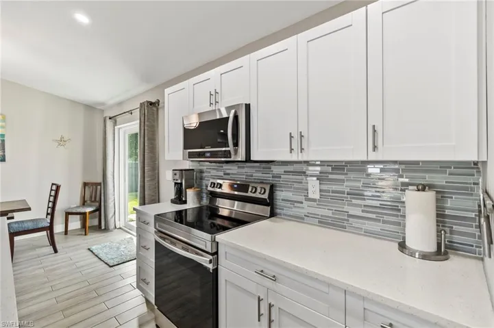 Beautiful Glass Backsplash!