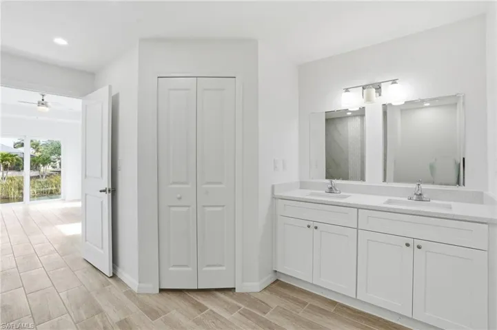1725 Nw 2nd St, Cape Coral, Florida 33993