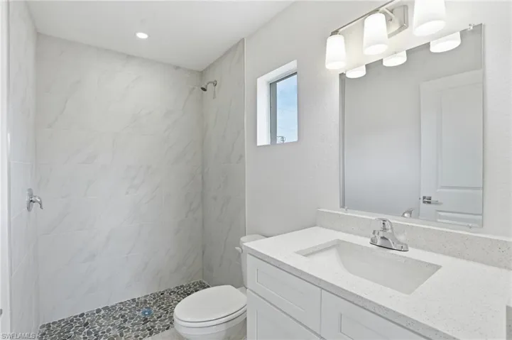 1725 Nw 2nd St, Cape Coral, Florida 33993