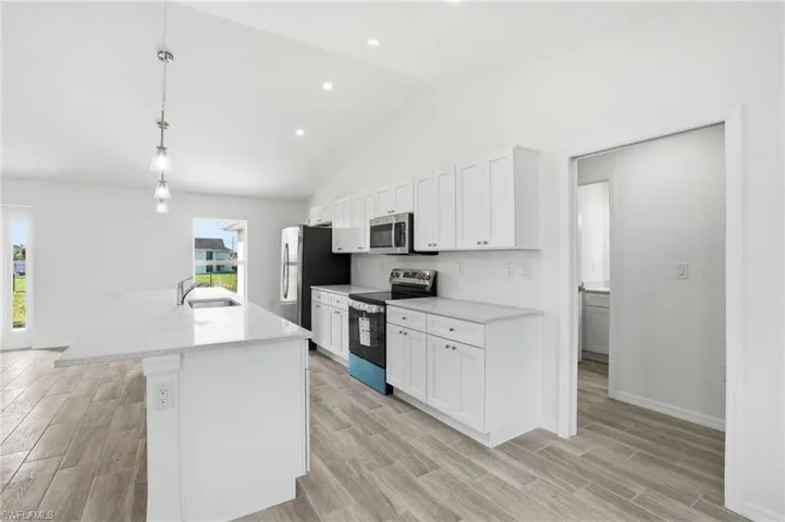 1725 Nw 2nd St, Cape Coral, Florida 33993