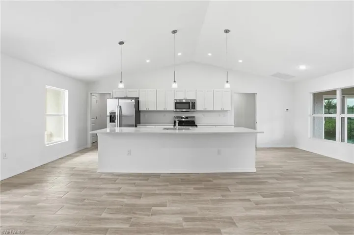 1725 Nw 2nd St, Cape Coral, Florida 33993