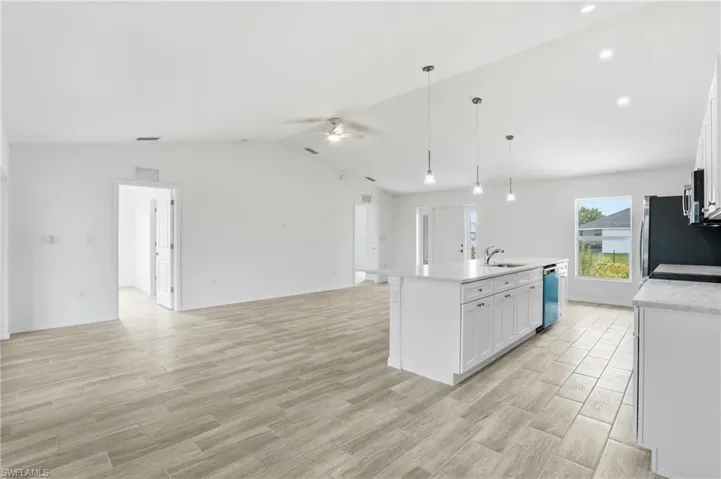 1725 Nw 2nd St, Cape Coral, Florida 33993