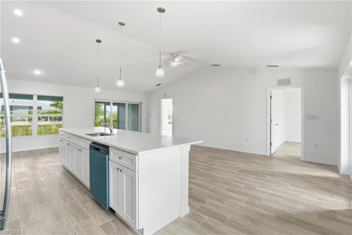 1725 Nw 2nd St, Cape Coral, Florida 33993