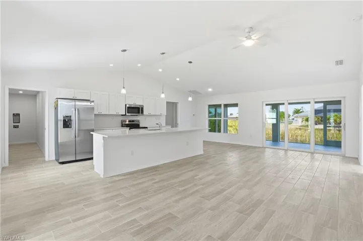 1725 Nw 2nd St, Cape Coral, Florida 33993