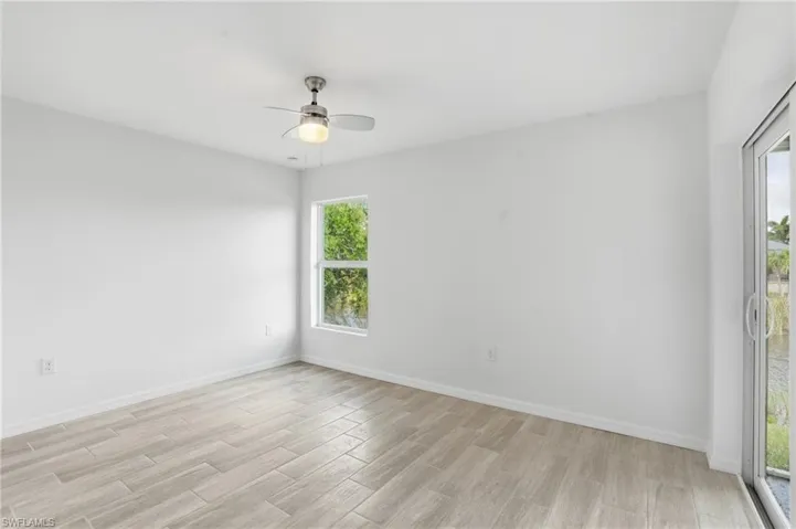 1725 Nw 2nd St, Cape Coral, Florida 33993
