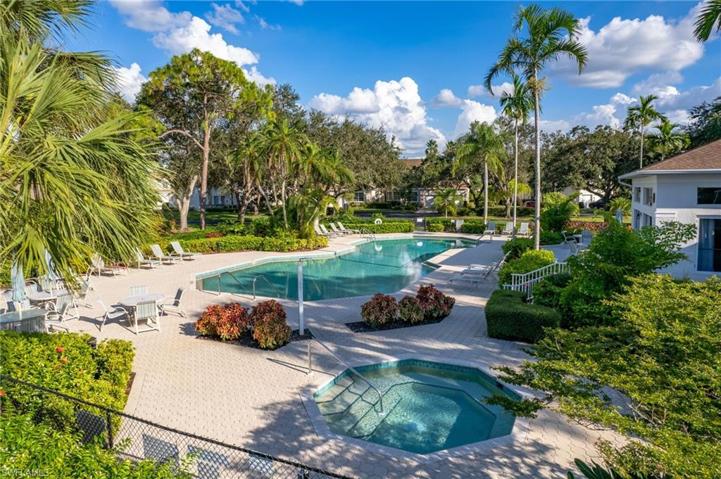 Main pool, spa and Clubhouse