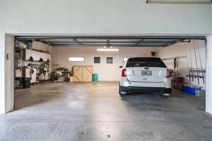 825  Bentwater  CIR, Naples, FL 34108