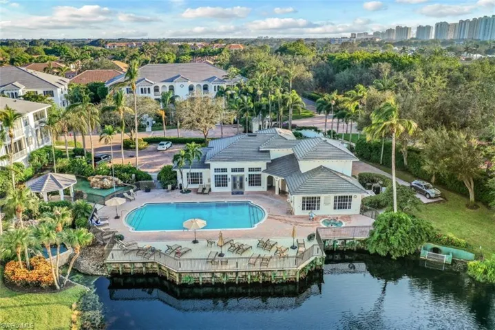 825  Bentwater  CIR, Naples, FL 34108