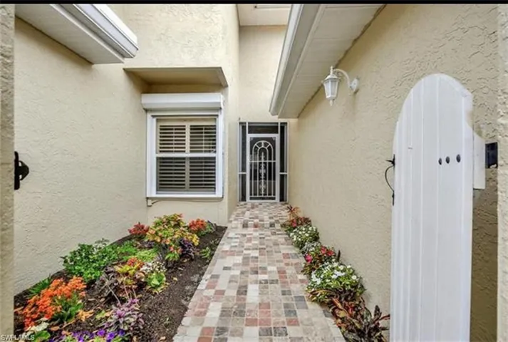 298  EMERALD BAY  CIR, Naples, FL 34108