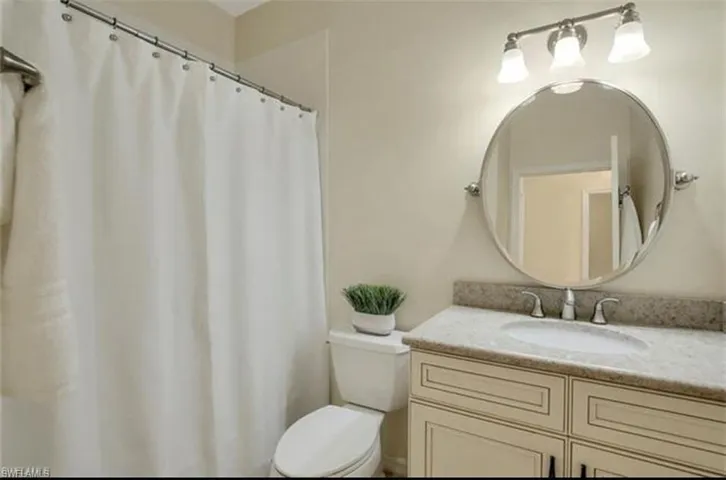298  EMERALD BAY  CIR, Naples, FL 34108