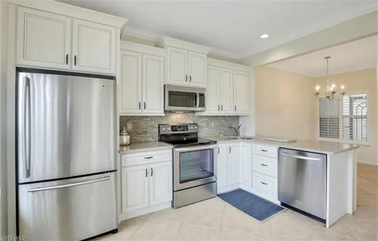 298  EMERALD BAY  CIR, Naples, FL 34108