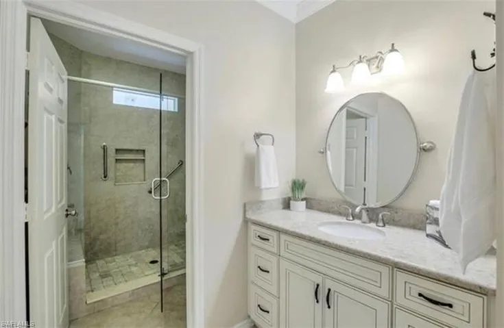 298  EMERALD BAY  CIR, Naples, FL 34108
