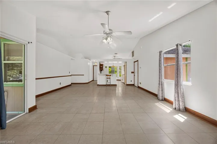 2961 6th St Nw, Naples, Florida 34120