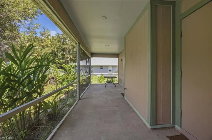 2961 6th St Nw, Naples, Florida 34120