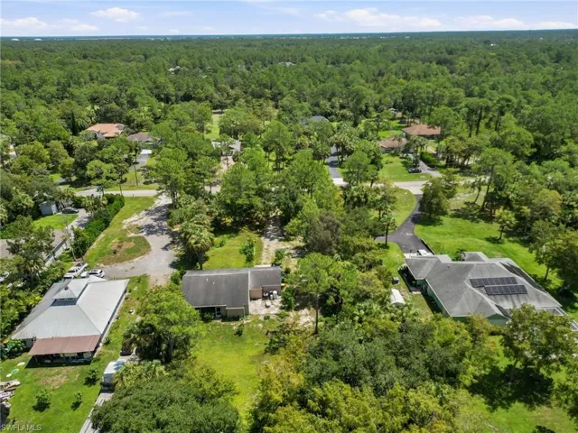 2961 6th St Nw, Naples, Florida 34120