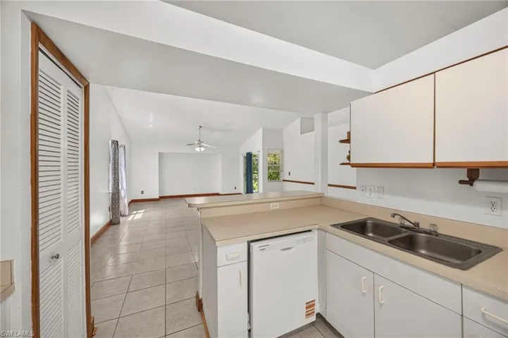 2961 6th St Nw, Naples, Florida 34120