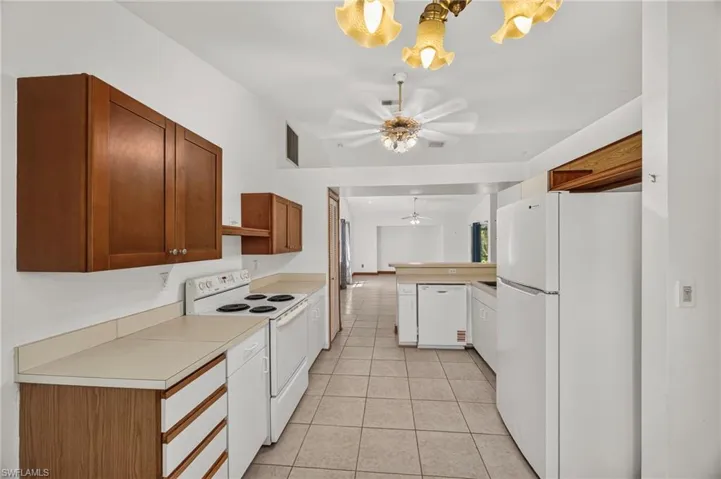 2961 6th St Nw, Naples, Florida 34120