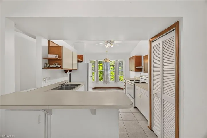 2961 6th St Nw, Naples, Florida 34120