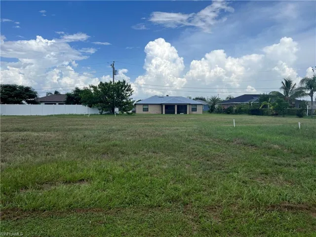 FRONT OF LOT WITH EASTERN EXPOSURE