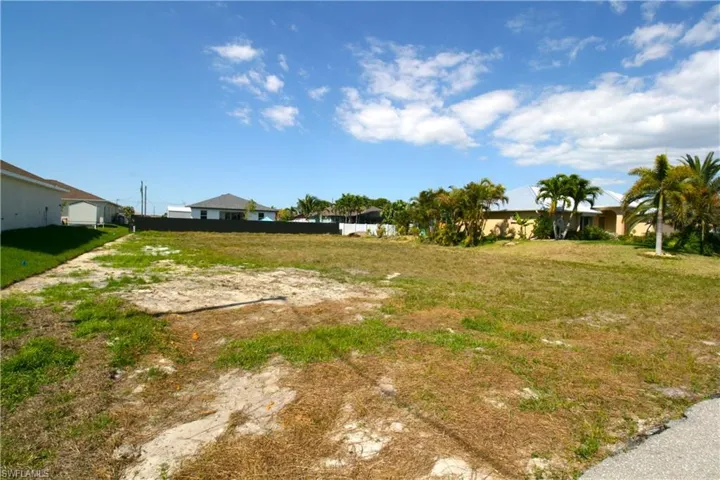121 Nw 9th Ter, Cape Coral, Florida 33993