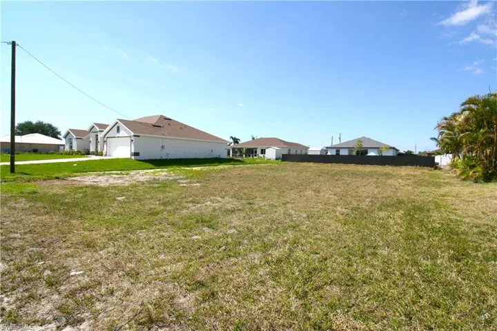 121 Nw 9th Ter, Cape Coral, Florida 33993