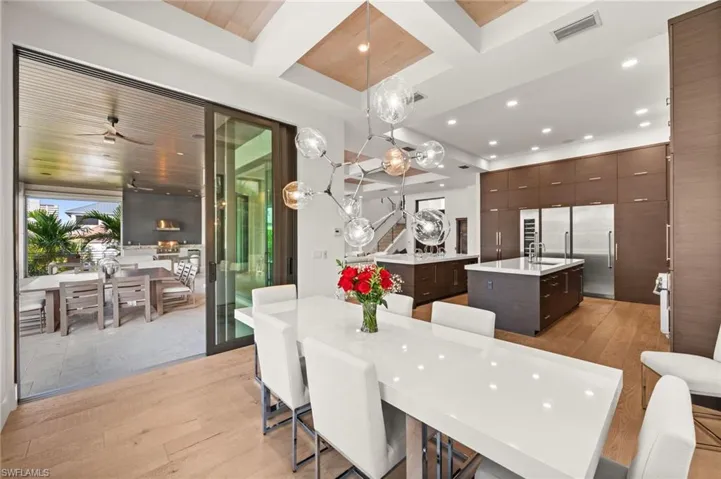 380 Trade Winds Ave, Naples, Florida 34108